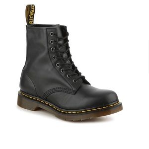 USED Dr Martens 1460 boots size 9